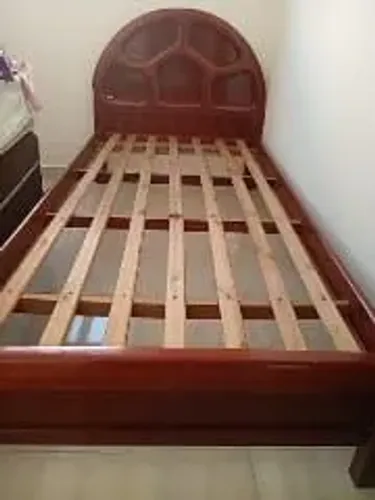 Cama de madeira solteirão