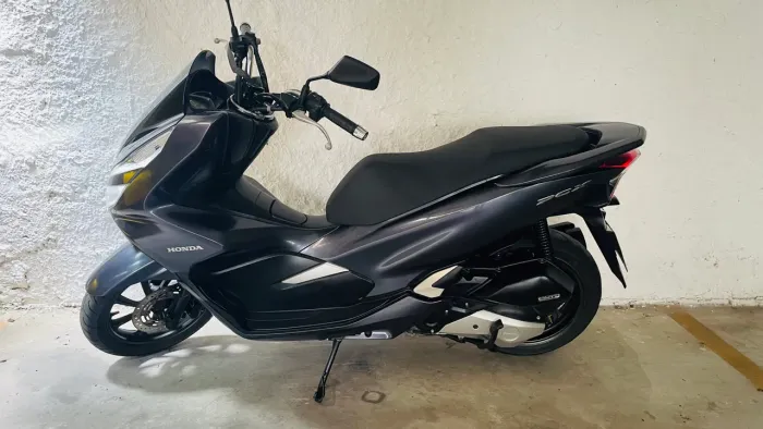 Oportunidade!!! Moto PCX-150, 26.000 Km, único dono.Impecável!!!