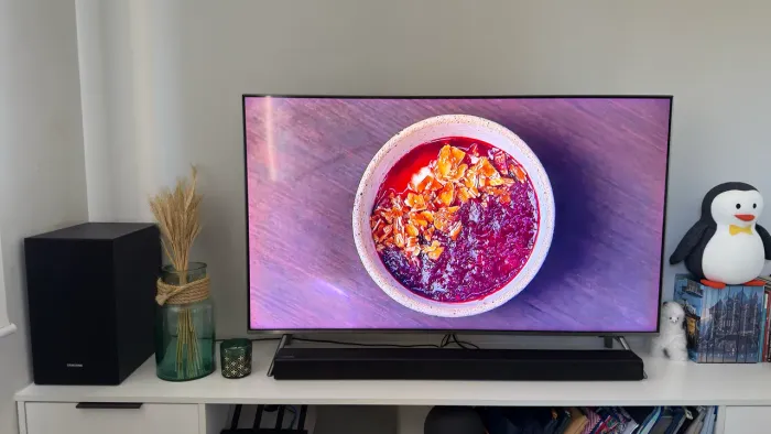Combo Samsung TV Qled 49 polegadas + Soundbar 2.1 320W RMS.