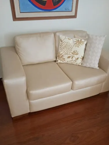 Conjunto de sofá conservadissmo semi novo mateira de muito bom