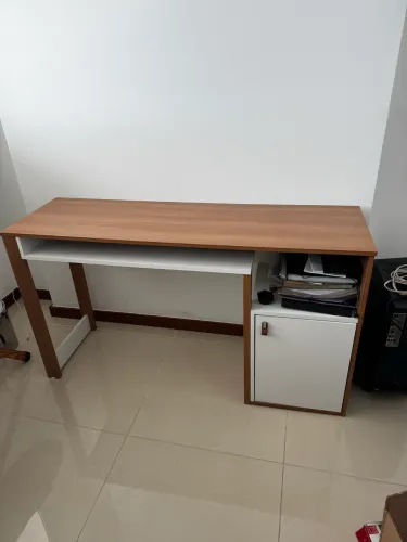 Mesa escrivaninha