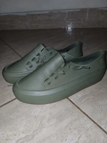 Tenis melissa tamanho 34