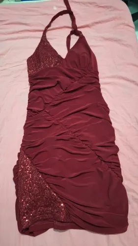 Vestido Marsala/Bordô com Paetês e Drapeado - Festa
