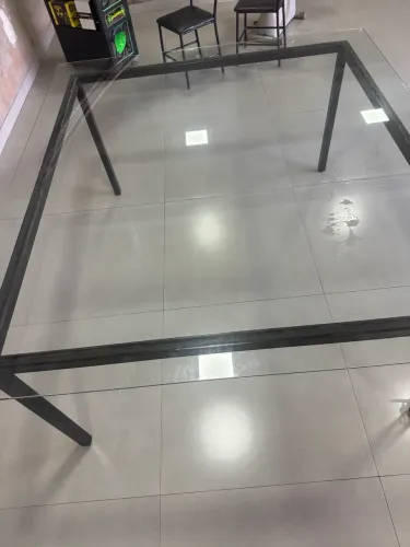 Mesa de vidro para 8 cadeiras 2 em cada lado mesa grande