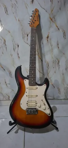 Limda Guitarra strimberg top