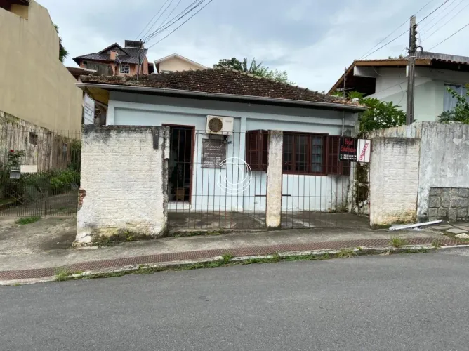 Terreno de 363m² no bairro Agronômica