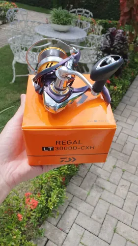 Molinete Daiwa Regal LT 3000D-CXH