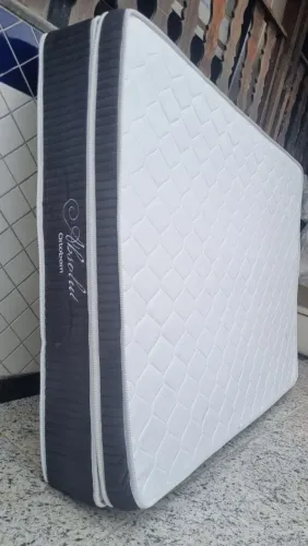Colchão casal Ortobom Absolut muito bom aceito cartão e entrego
