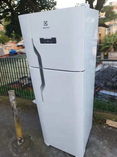 Geladeira Electrolux duplex Frost Fre painel digital gelando perfeitamente vendo entrego