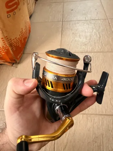 Molinete Shimano Sahara 4000 XG-I