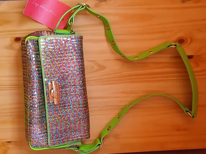 Bolsa em couro com paetê