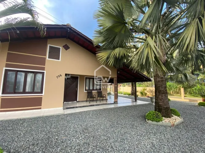 Casa com 301m² em Schroeder, SC