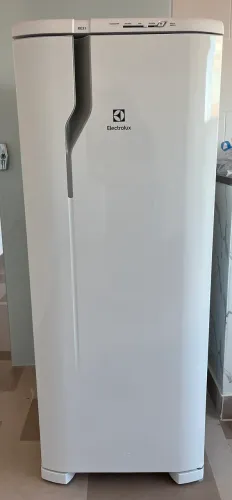 Geladeira Electrolux 240L NOVA