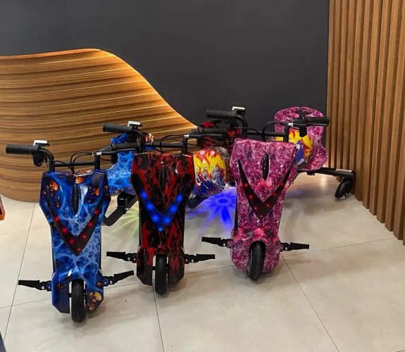 Triciclo Drift Elétrico Infantil 350w NanotoyZzz Roda 8 Com Freio Manual Amortecedores