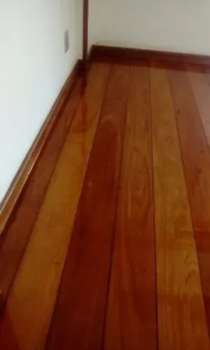 Serviço de Sinteco e Restauração de Pisos