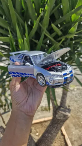 Réplica perfeita - Nissan Skyline GTR (R34)