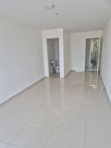 Imóvel para aluguel com 20 metros quadrados em Centro - São Gonçalo - RJ