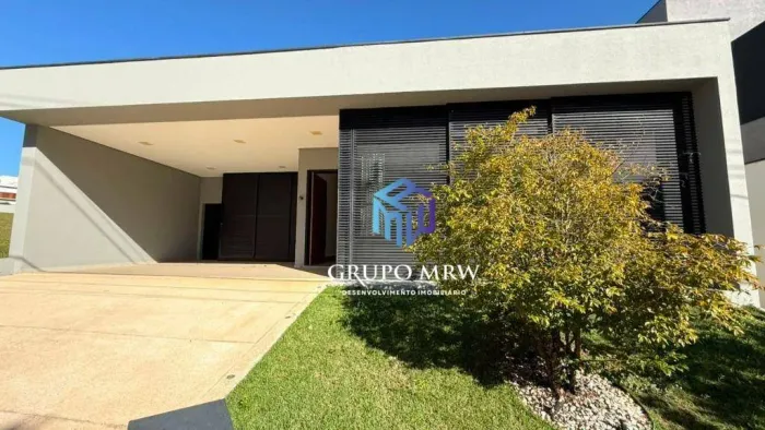 Casa com 3 suítes e Escritorio e piscina à venda por R$ 2.300.000 no Condomínio Giverny  S