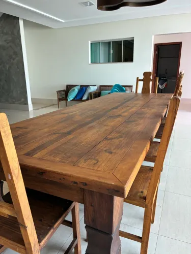 MESA DE MADEIRA MACIÇA