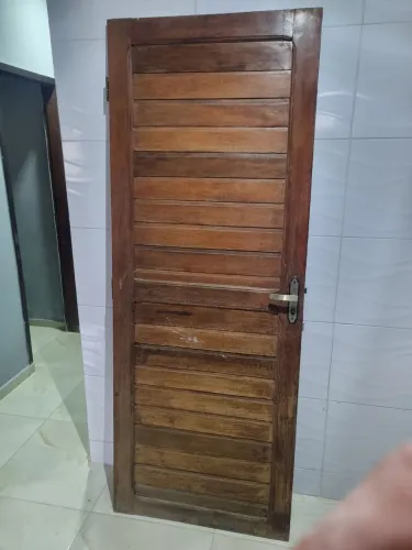 Vende se Porta de Madeira jatoba 