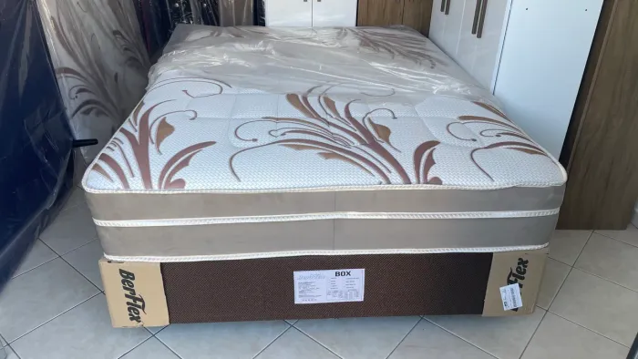 Cama casal Conjunto box
