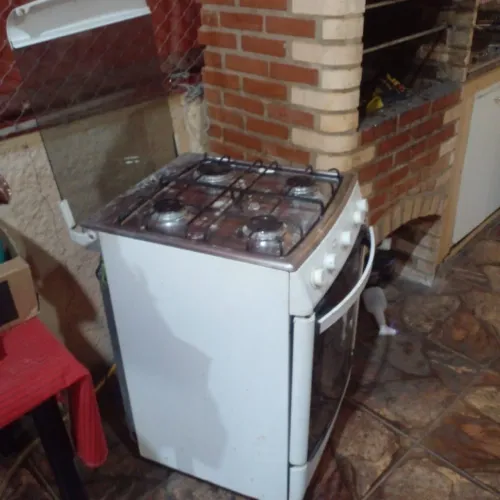 Fogão branco 