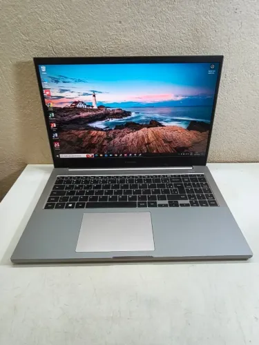 Ultrabook Samsung DualCore, 4GB de memória, SSD NOVO 128GB. Tela FULL HD. TOP. Bateria 4Hs
