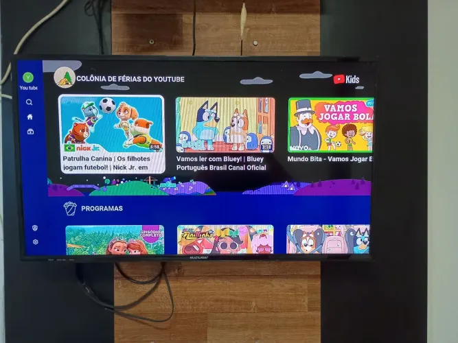 Tv 40 polegada já com aparelho you tube kids ideal para quarto de criança