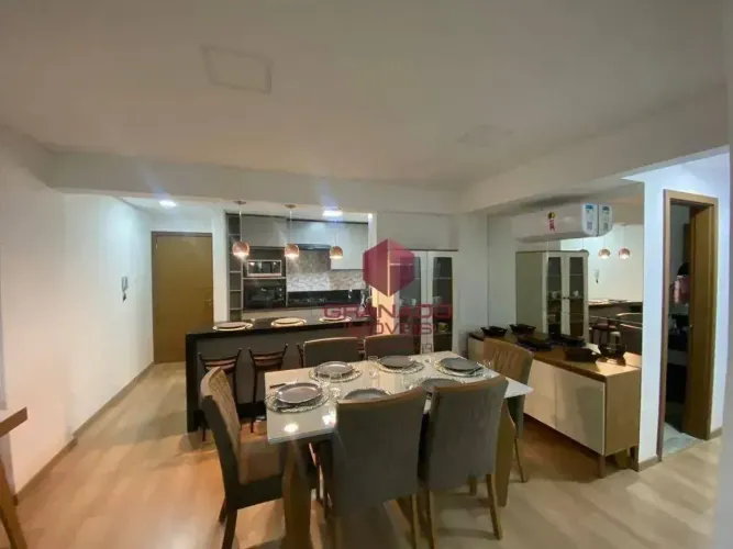 Apartamento com 3 dormitórios para alugar, 95 m² por R$ 3.850/mês - Zona 07 - Maringá/PR