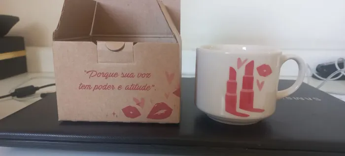 Canecas 4 unidades. novas fechadas na cx. de louça personalizada 29.90 cada uma