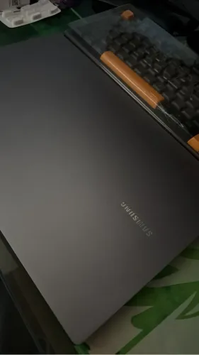 Samsung Book 4 I5 512gbs 