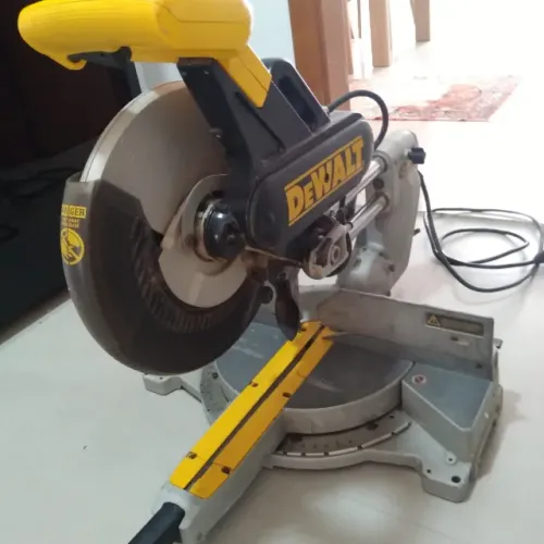 SERRA MEIA ESQUADRIA ELETRICA DEWALT 12 POLEGADAS (305MM)