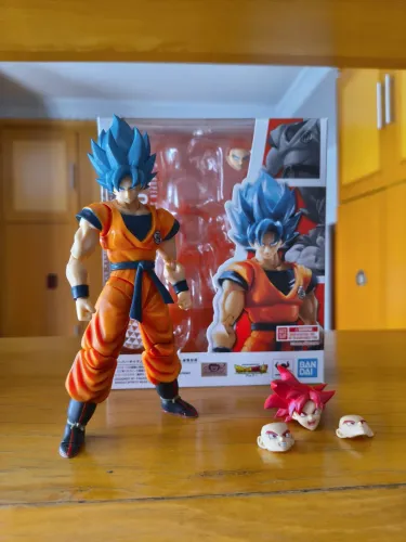 Sh figuarts goku blue com extras!