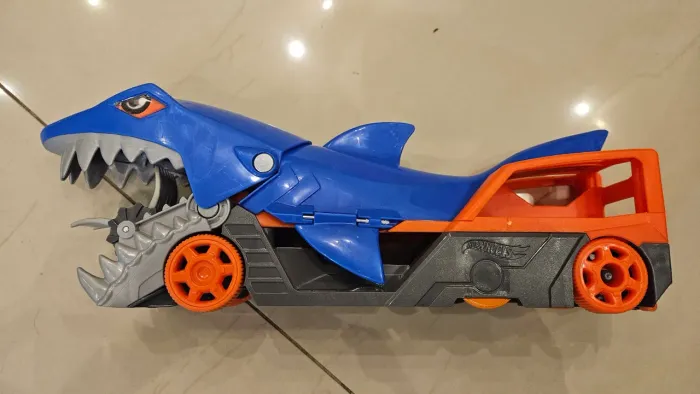 Hot Wheels City Guincho Tubarão
