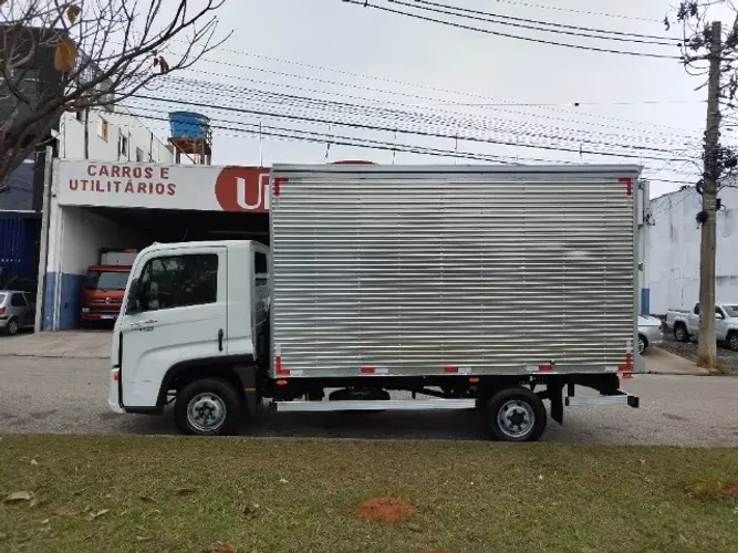 Volkswagen Delivery Express 3.0 Prime + Baú Isolamento térmico 
