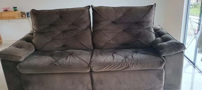 Sofá retrátil e reclinável