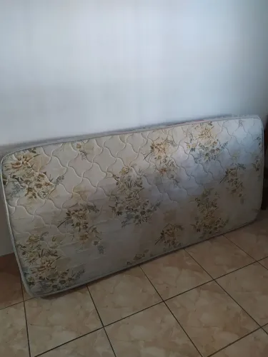 Colchão semi novo 