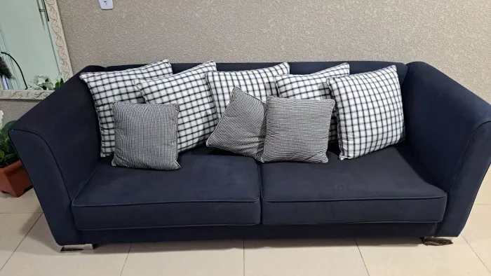 Sofá azul escuro - 2,20m - Comprimento almofadas