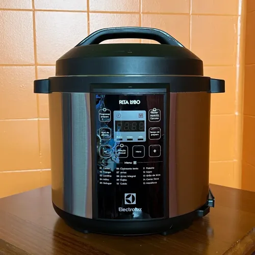 Panela de pressão Eletrica 350,00 - promoção