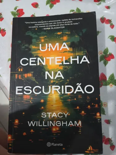 Livro - Uma Centelha na Escuridão 