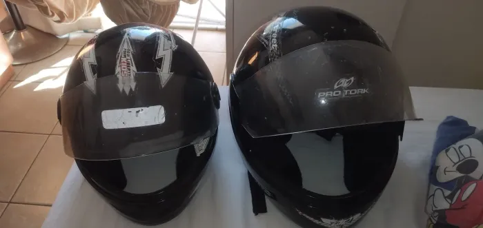 Vendo dois capacete pra moto n56,n54