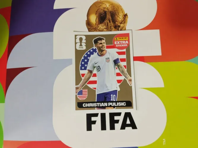 Christian Pulisic - Extra Sticker Legend Gold 2026