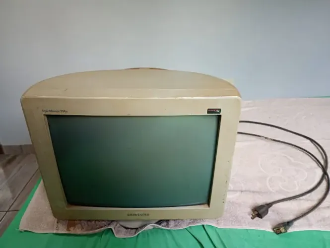 Monitor Sansung Retrô