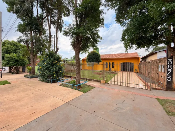 Casa para alugar em Maringá, Jardim Universo, com 3 quartos, com 69.68 m²