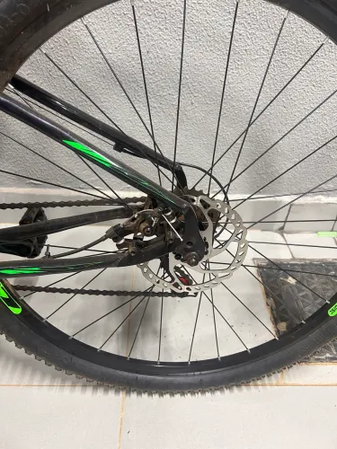 Vendo bicicleta aro 29 está zera 