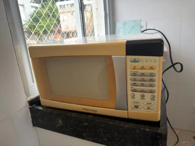 Vende-se microondas antigo