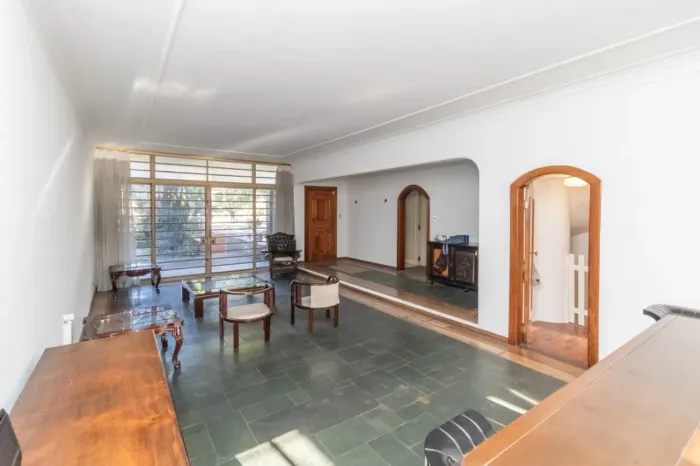 Casa para venda em Paraíso com 4 quartos, sendo 1 suíte, 244m²