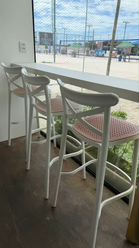 banquetas altas em polipropileno 