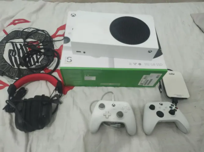 Xbox Series S+ game sir SE7 com fio + fone redragon havit lite
