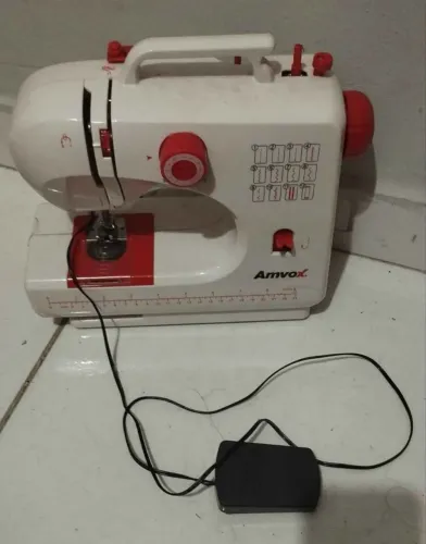 Máquina de costura manual